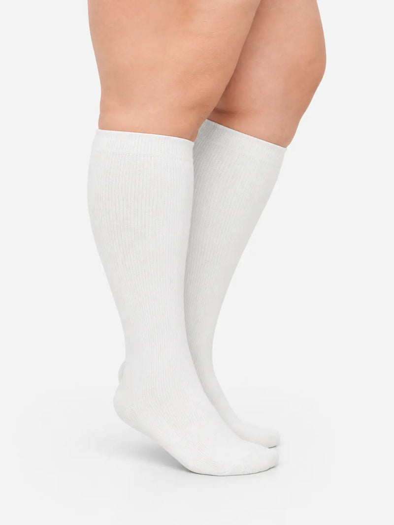 White knee-high compression socks — 15–25 mmHg graduated, unisex fit graduated compression socks 15-25 mmHg